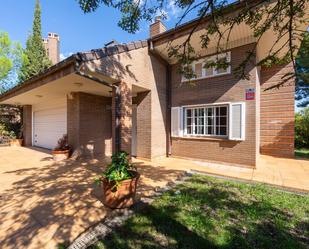 Vista exterior de Casa o xalet de lloguer en Matadepera amb Terrassa i Balcó