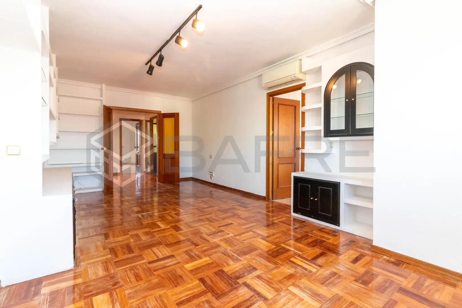 Sala de estar de Piso en venta en  Madrid Capital con Aire acondicionado, Calefacción y Parquet