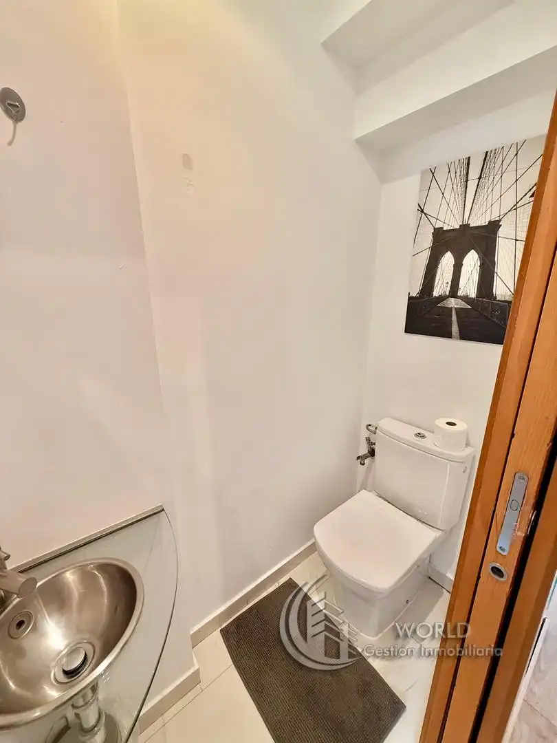 Badezimmer von Dachboden zum Verkauf in Madrid mit Klimaanlage, Heizung und Terrasse