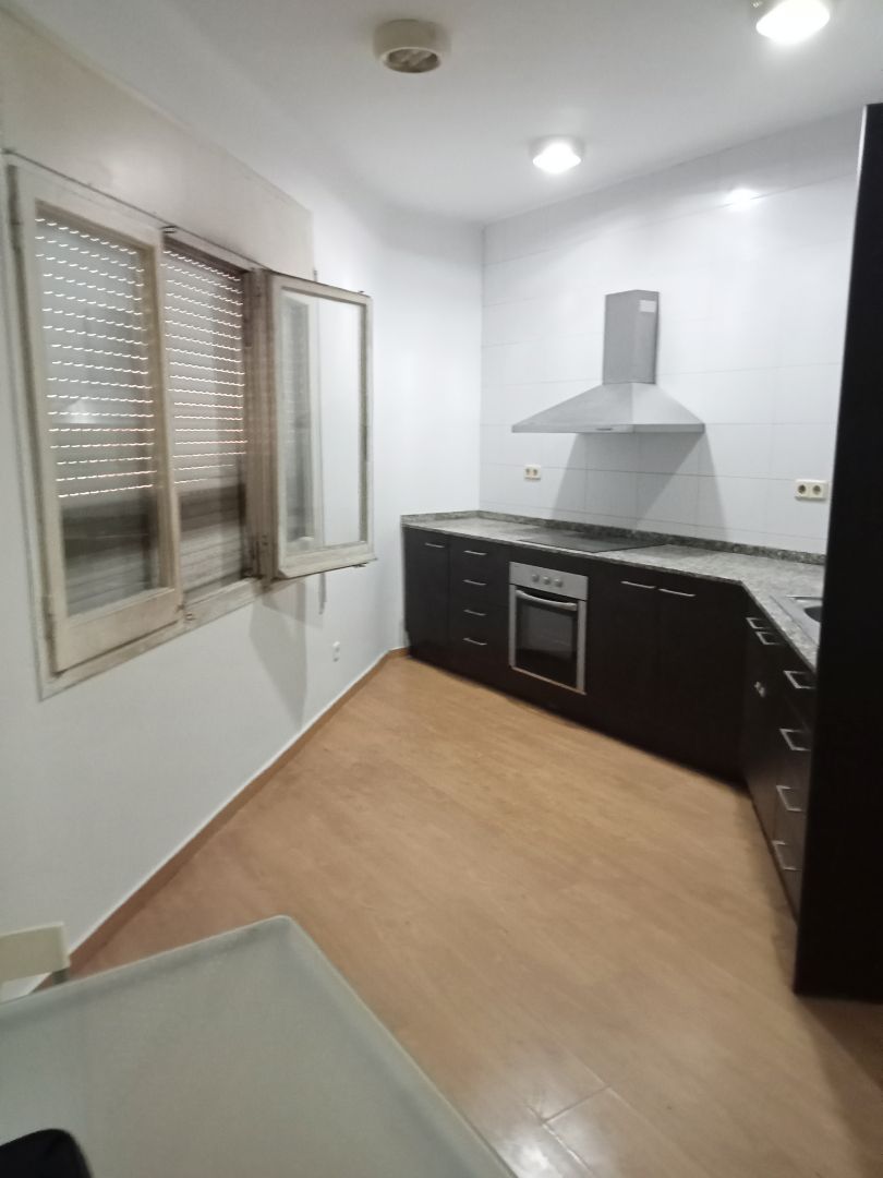 Cuina de Pis en venda en Badalona amb Parquet