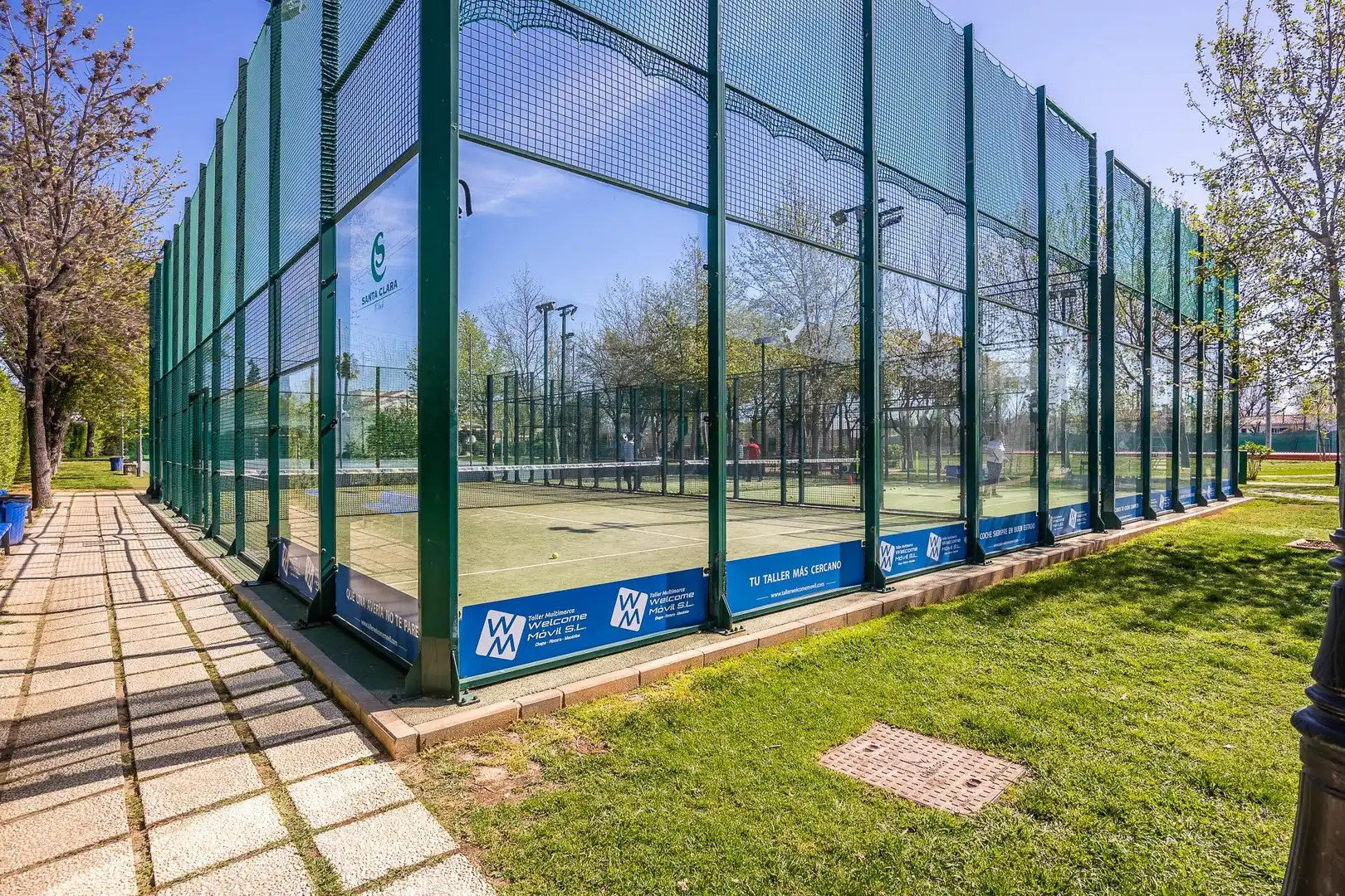 Vista exterior de Pis en venda en Sevilla amb Aire condicionat, Calefacció i Jardí privat