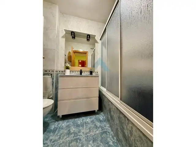 Badezimmer von Haus oder Chalet zum Verkauf in Villanueva de la Torre mit Klimaanlage, Heizung und Privatgarten