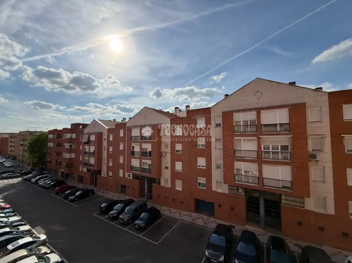 Vista exterior de Pis en venda en Guadalajara amb Aire condicionat, Calefacció i Terrassa