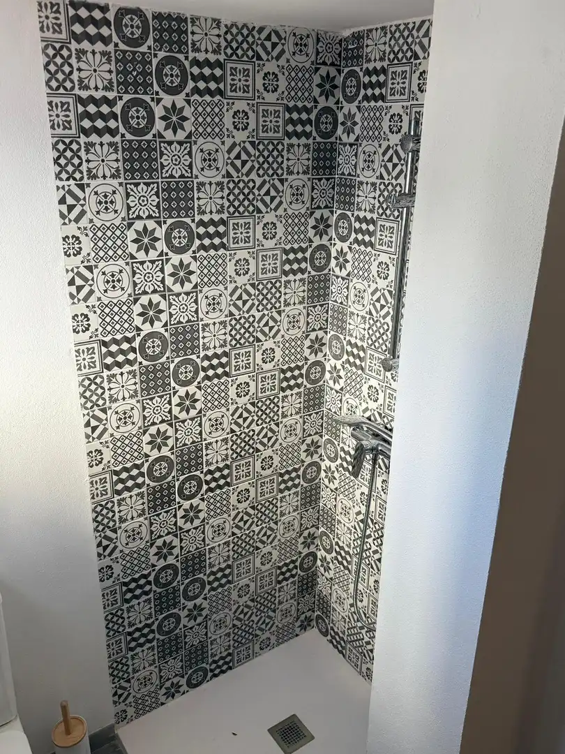Bathroom of Flat for share in Granada  with Air Conditioner, Terrace and Furnished