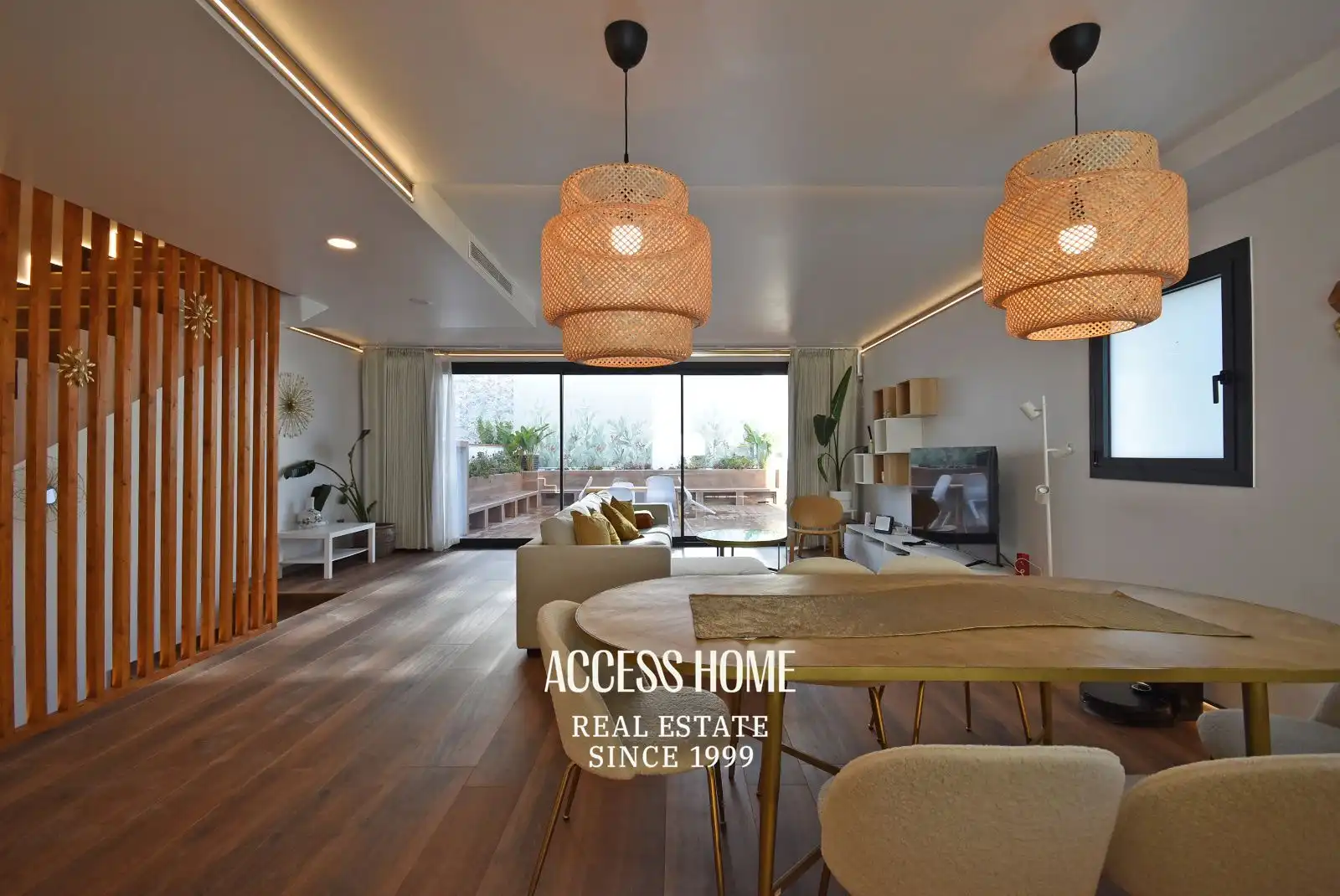 Vista exterior de Casa adosada en venda en Montgat amb Aire condicionat, Calefacció i Jardí privat