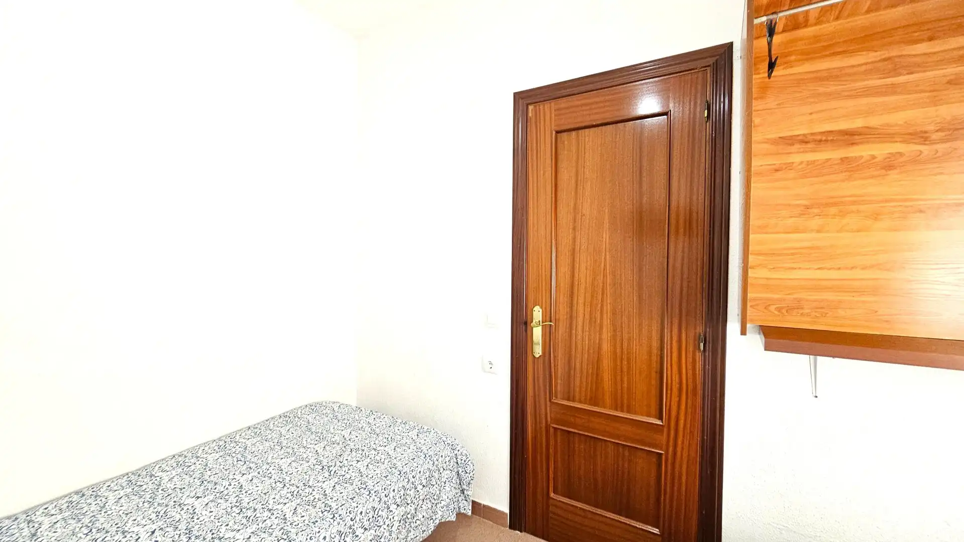 Schlafzimmer von Wohnung zum Verkauf in Chipiona mit Klimaanlage und Möbliert
