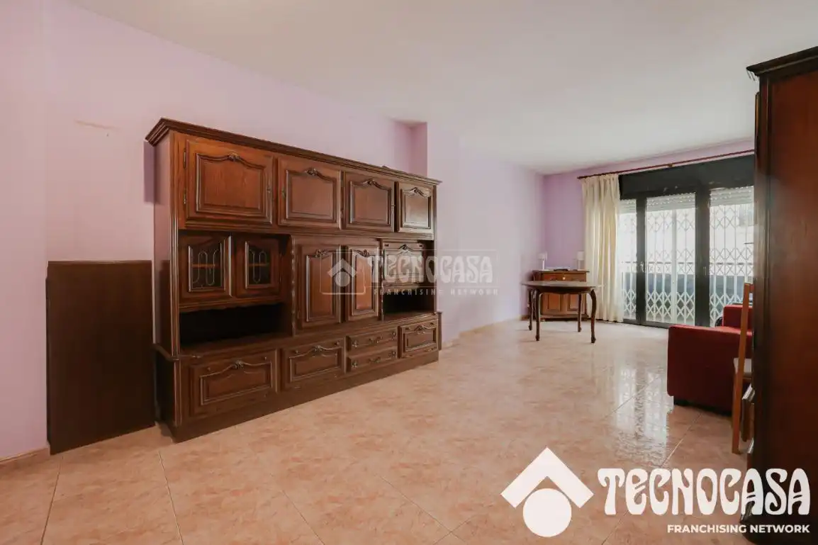 Sala de estar de Piso en venta en Santa Coloma de Gramenet con Calefacción y Terraza