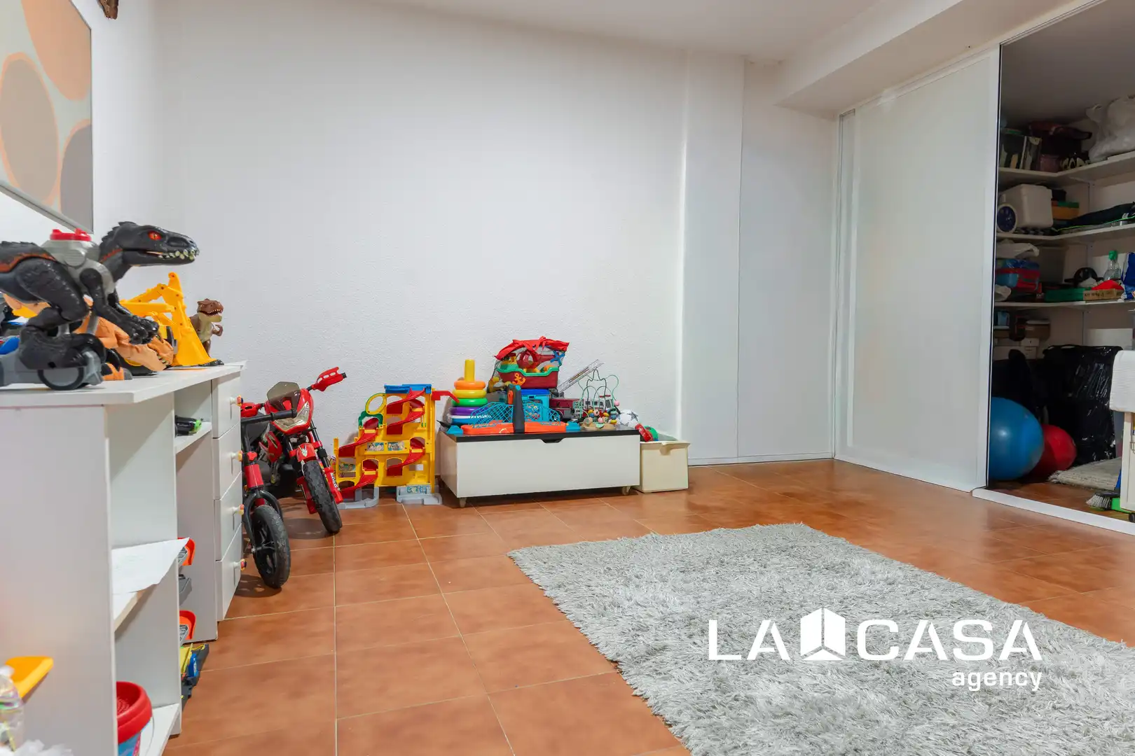 Casa adosada en venda en Dos Hermanas amb Aire condicionat i Terrassa