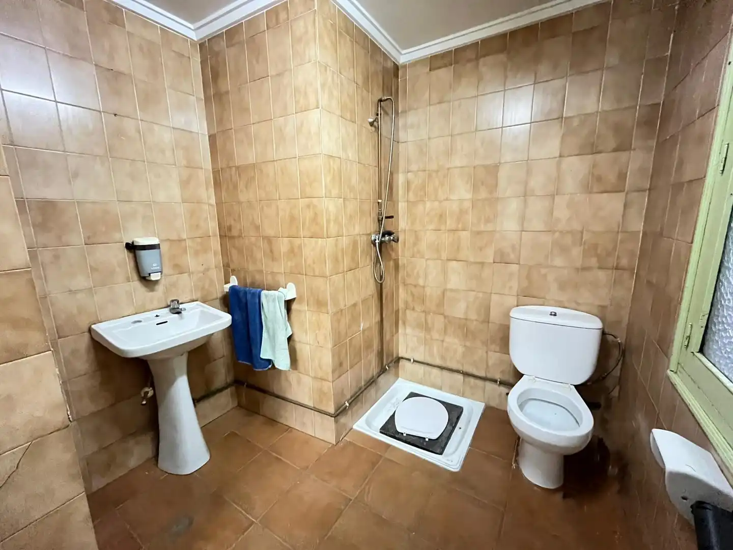 Bany de Edifici en venda en Sax