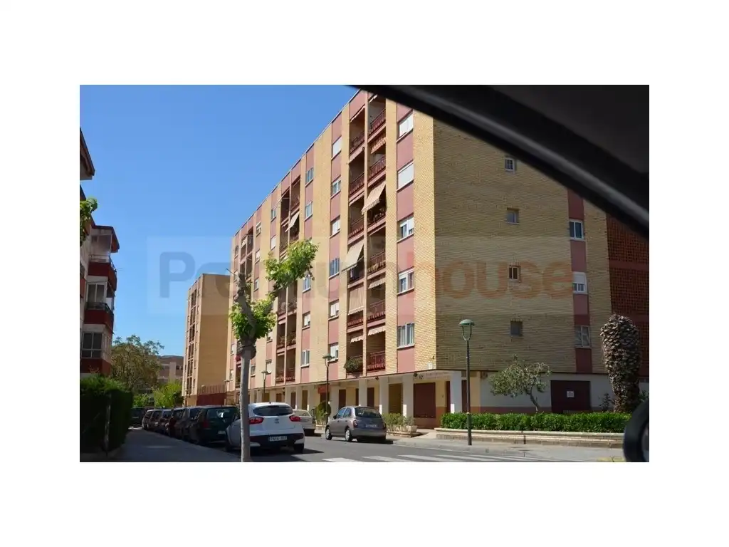 Flat with lift for sale in Calle Riu Montsant