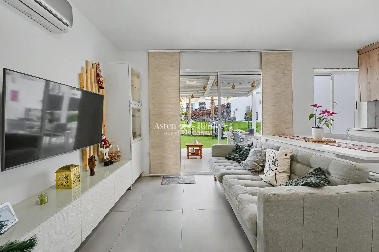 Sala d'estar de Dúplex en venda en San Miguel de Abona amb Aire condicionat, Calefacció i Jardí privat