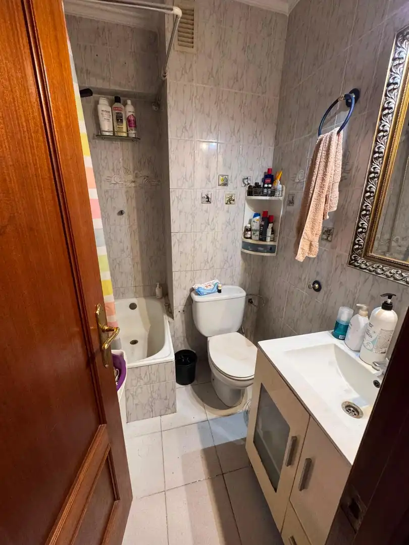 Baño de Piso en venta en Torrent con Amueblado y Balcón