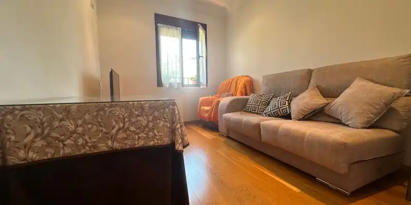 Sala d'estar de Casa adosada en venda en Villanueva del Trabuco amb Aire condicionat, Terrassa i Traster
