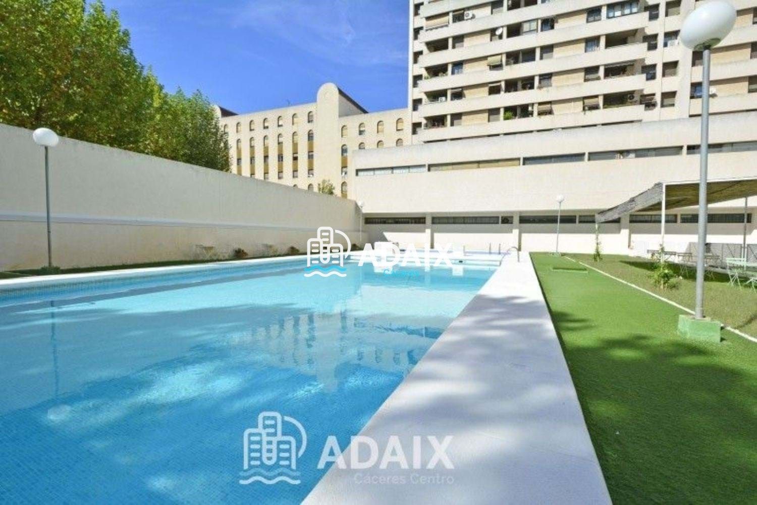 Piscina de Pis en venda en Cáceres Capital amb Aire condicionat, Terrassa i Piscina