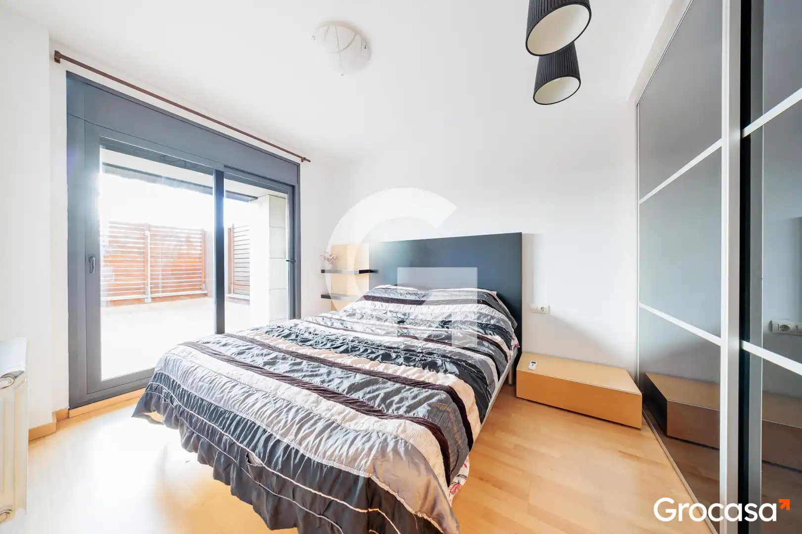 Bedroom of Ground floor for sale in Terrassa  with Air Conditioner, Heating and Private garden