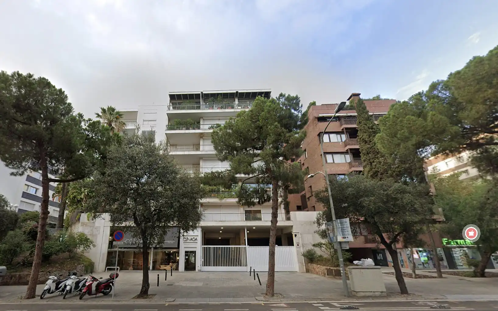 Außenansicht von Wohnungen zum Verkauf in Barcelona mit Klimaanlage, Abstellraum und Balkon