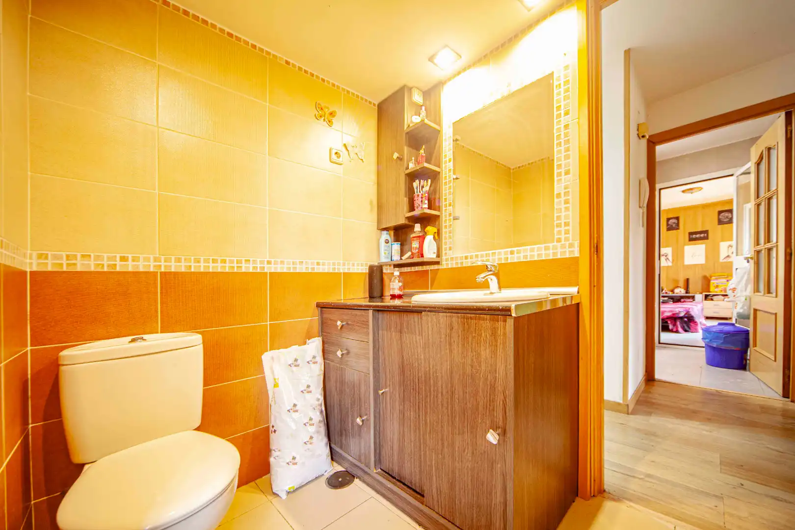 Bathroom of Flat for sale in Madrid  with Air Conditioner, Heating and Parquet flooring