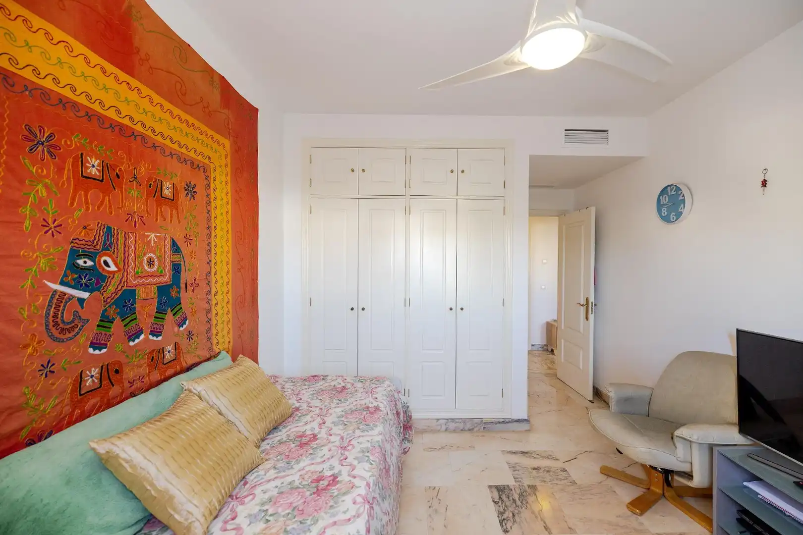 Bedroom of Flat for sale in Mijas  with Air Conditioner, Terrace and Storage room
