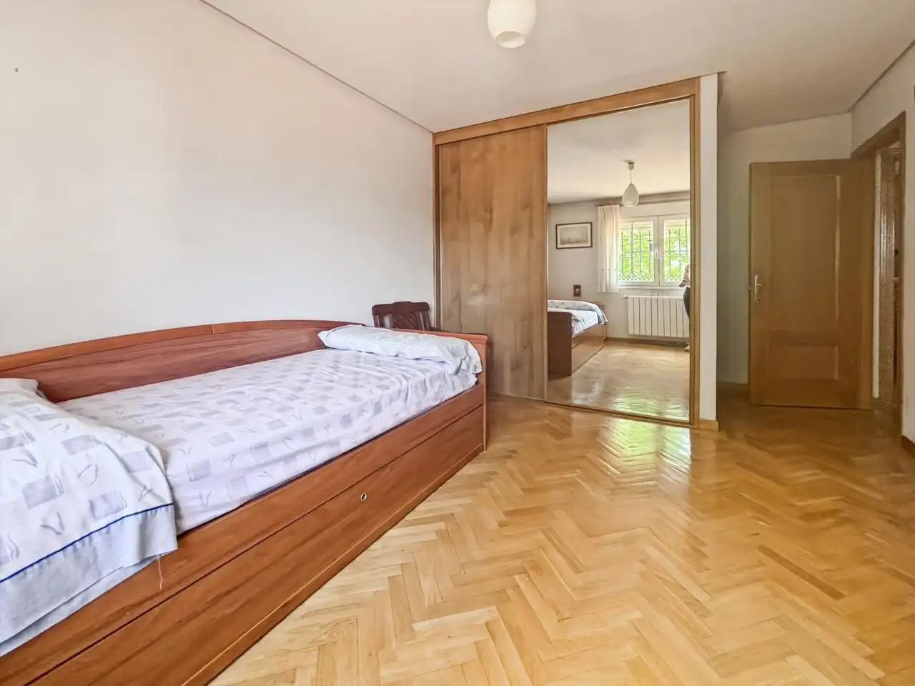 Dormitori de Casa o xalet en venda en Galapagar amb Calefacció, Jardí privat i Parquet