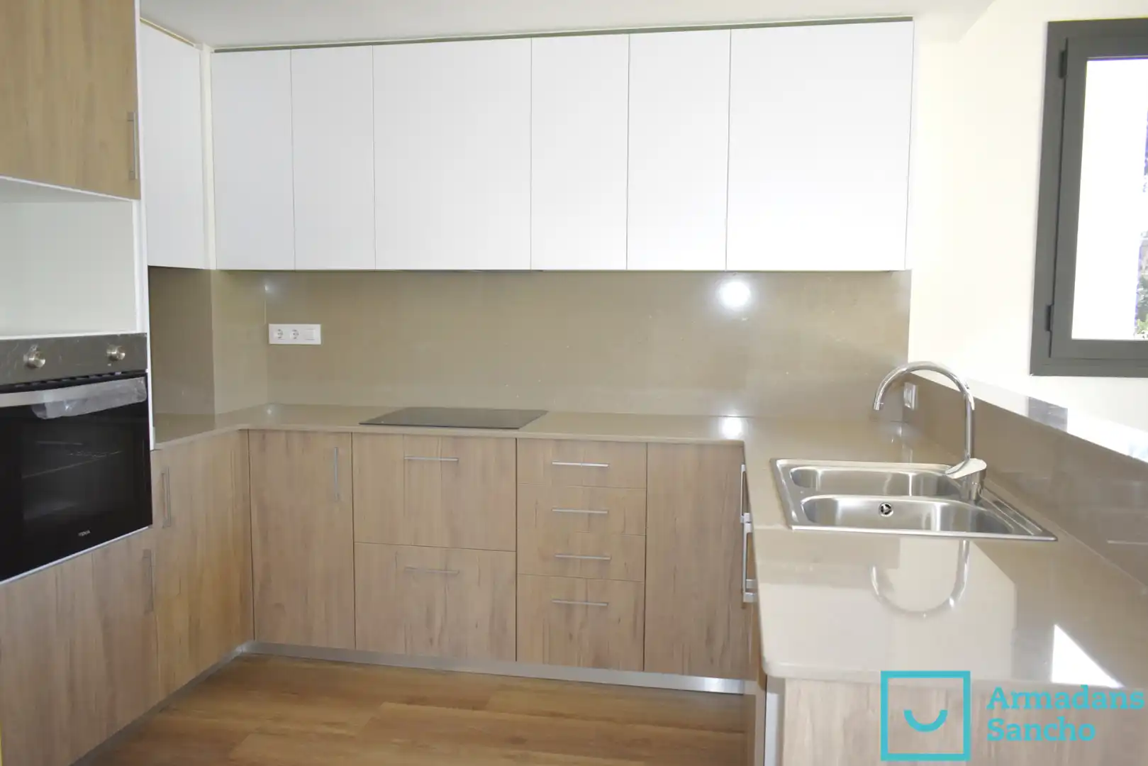 Cocina de Piso de alquiler en Tiana con Aire acondicionado, Calefacción y Horno