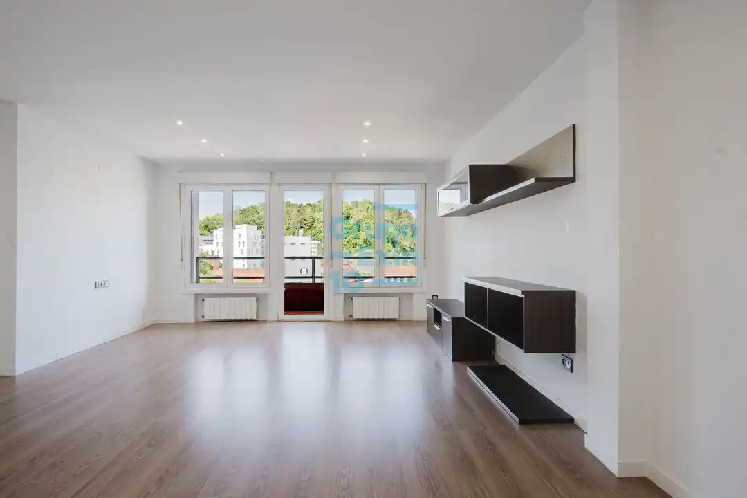 Living room of Flat for sale in Donostia - San Sebastián   with Heating and Terrace