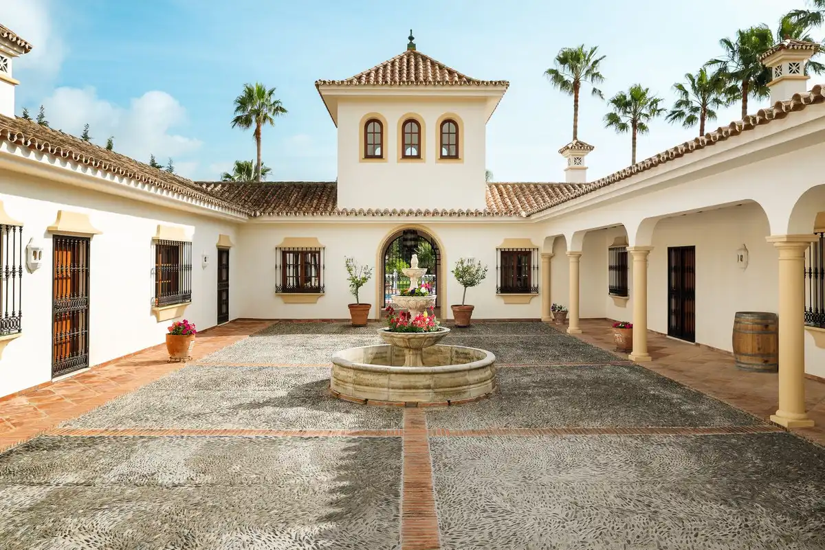 Vista exterior de Terreno en venta en Manilva