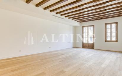 Bedroom of Flat for sale in  Barcelona Capital  with Balcony