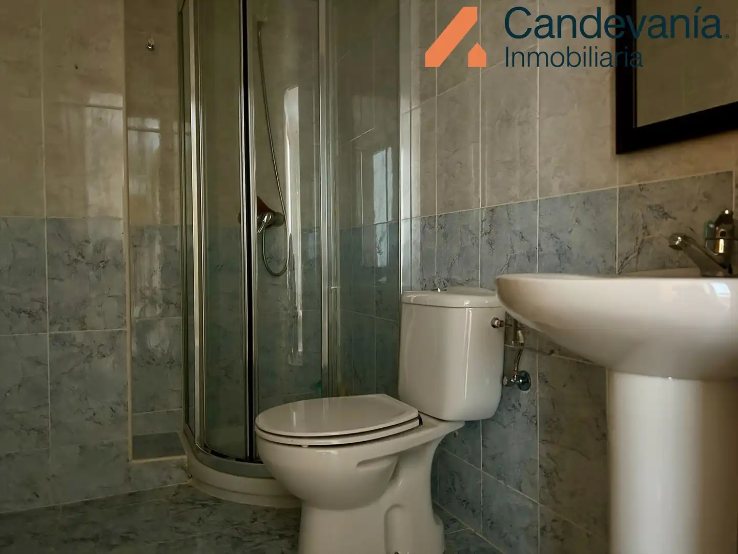 Baño de Piso en venta en San Mateo de Gállego con Calefacción y Trastero