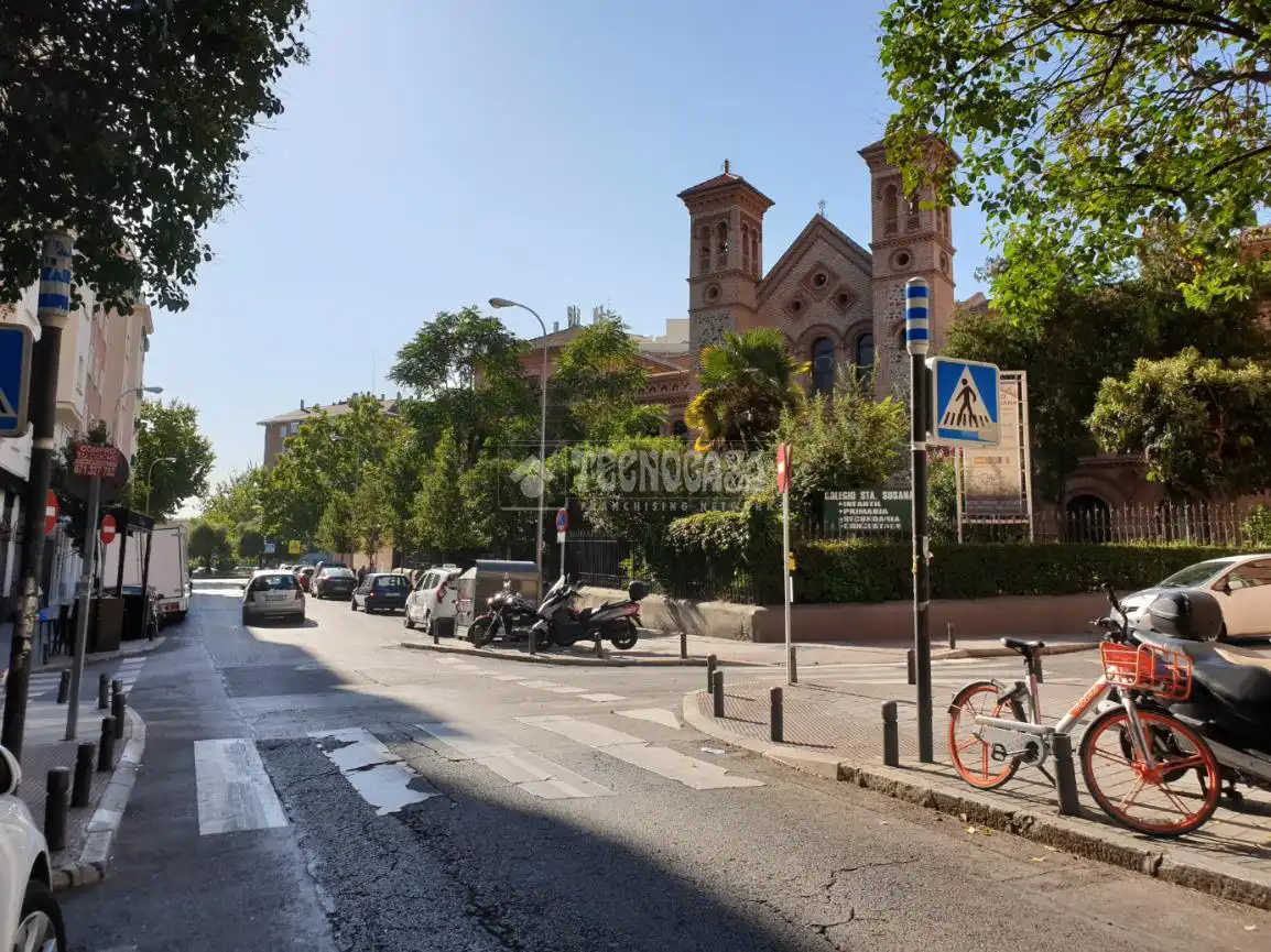Vista exterior de Piso de alquiler en Madrid con Aire acondicionado y Calefacción