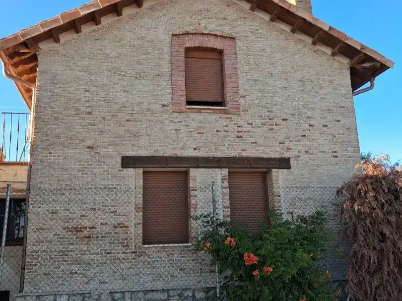 Vista exterior de Casa o xalet en venda en Villarramiel amb Aire condicionat i Balcó