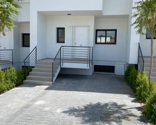 Exterior view of Single-family semi-detached for sale in Alhaurín de la Torre  with Air Conditioner and Terrace