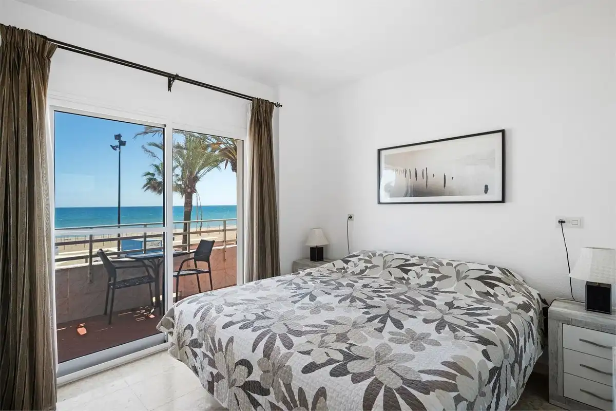 Schlafzimmer von Erdgeschoss zum Verkauf in Fuengirola mit Terrasse