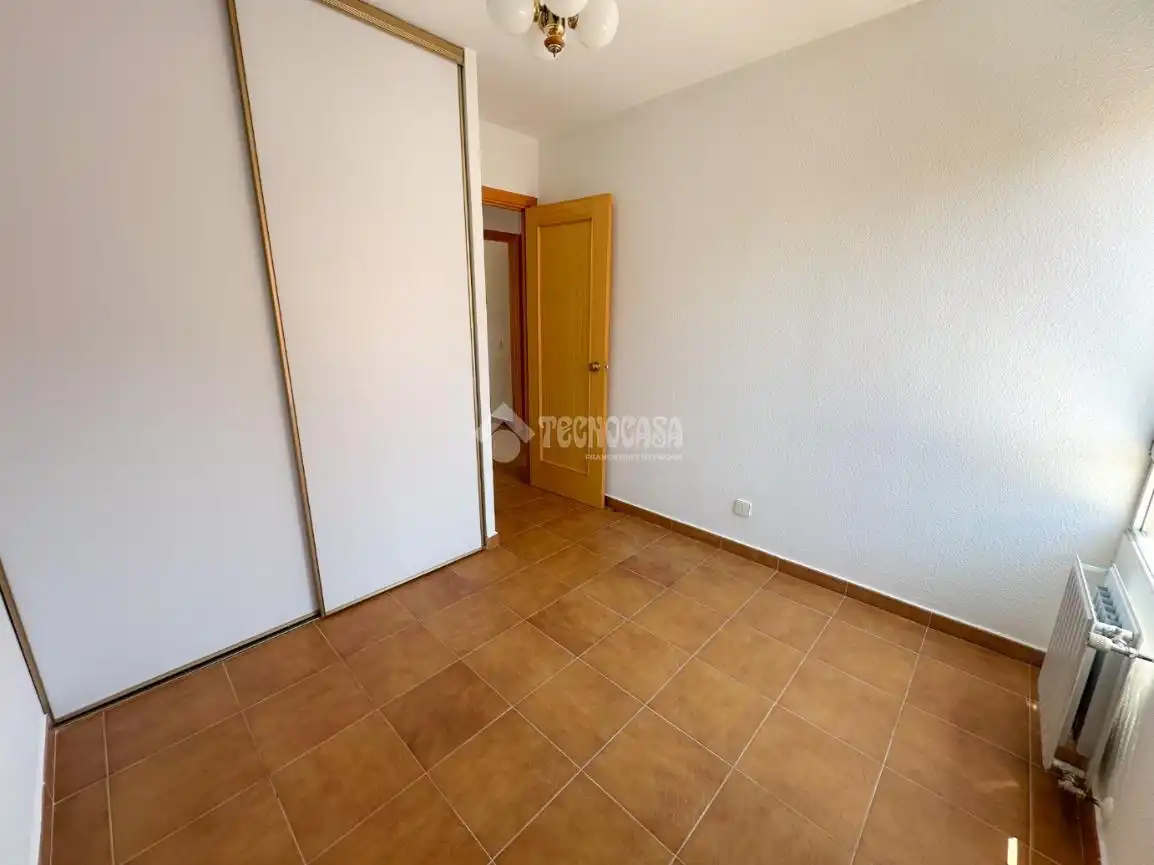 Schlafzimmer von Einfamilien-Reihenhaus zum Verkauf in Collado Villalba mit Heizung, Abstellraum und Alarm