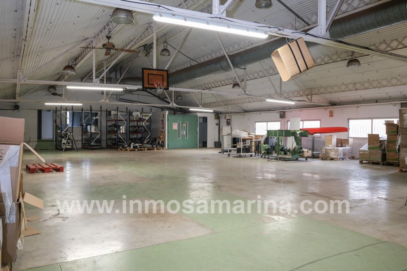 Industrial buildings for sale in Inca