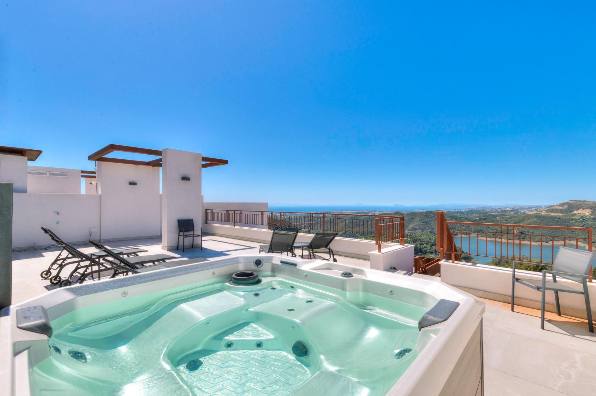 Terrace of Attic for sale in Istán  with Air Conditioner, Heating and Terrace