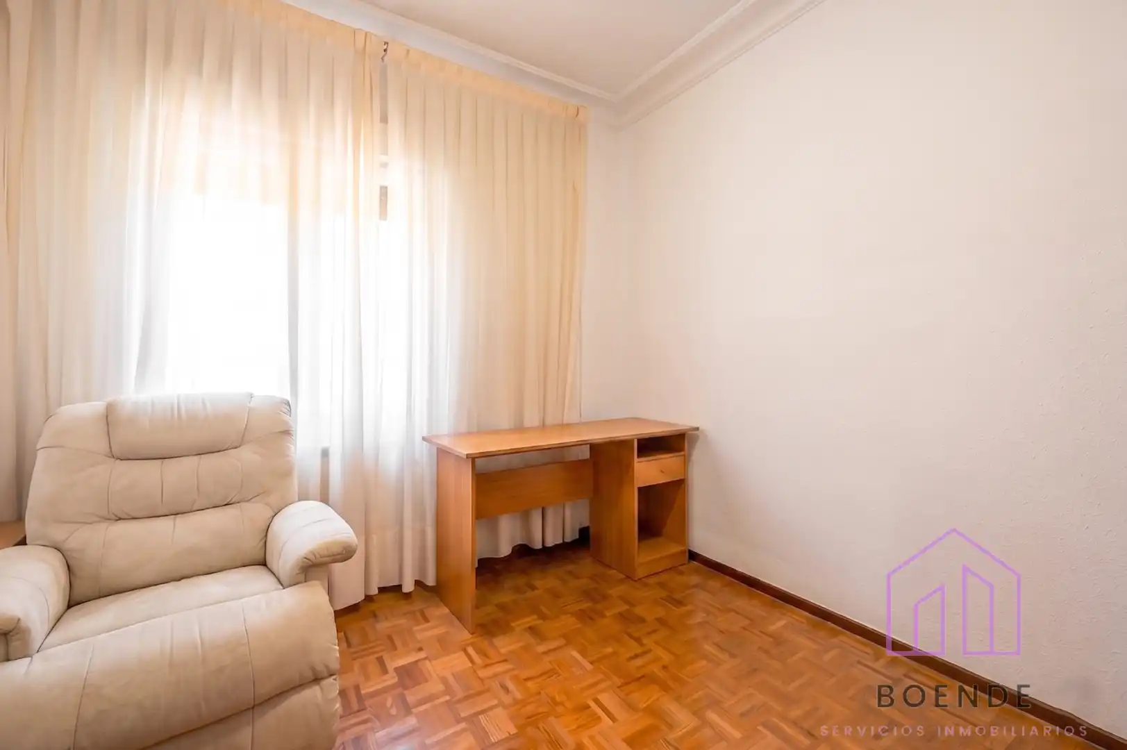 Bedroom of Flat for sale in Madrid  with Air Conditioner, Heating and Parquet flooring