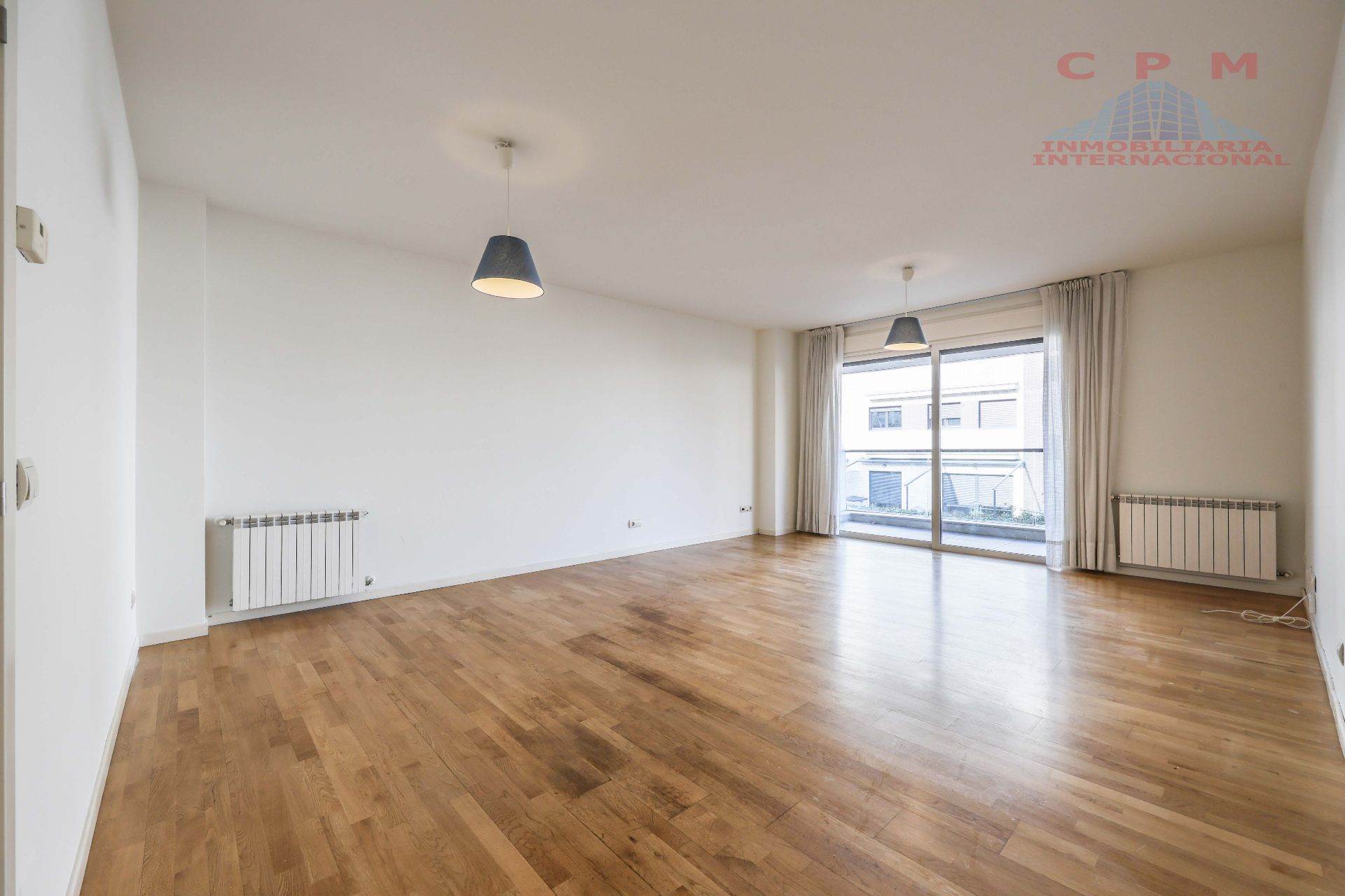 Living room of Flat to rent in Pozuelo de Alarcón  with Air Conditioner, Heating and Parquet flooring