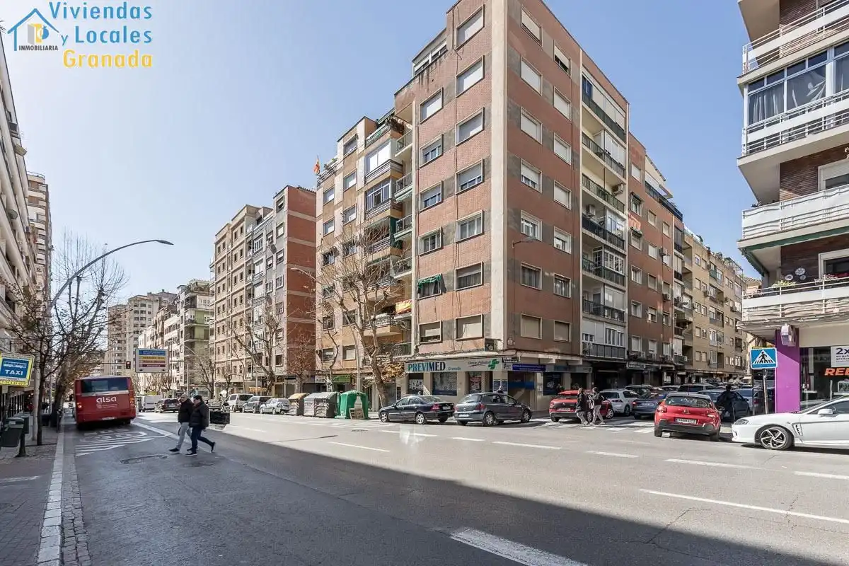 Exterior view of Office for sale in Granada