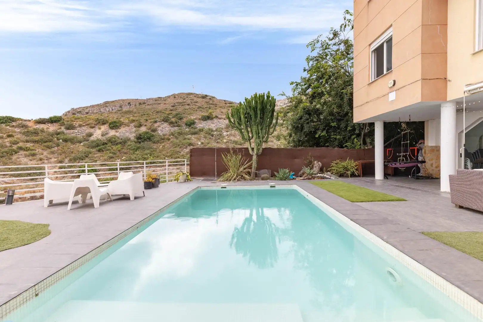 Piscina de Casa o xalet en venda en Chiva amb Calefacció, Jardí privat i Terrassa