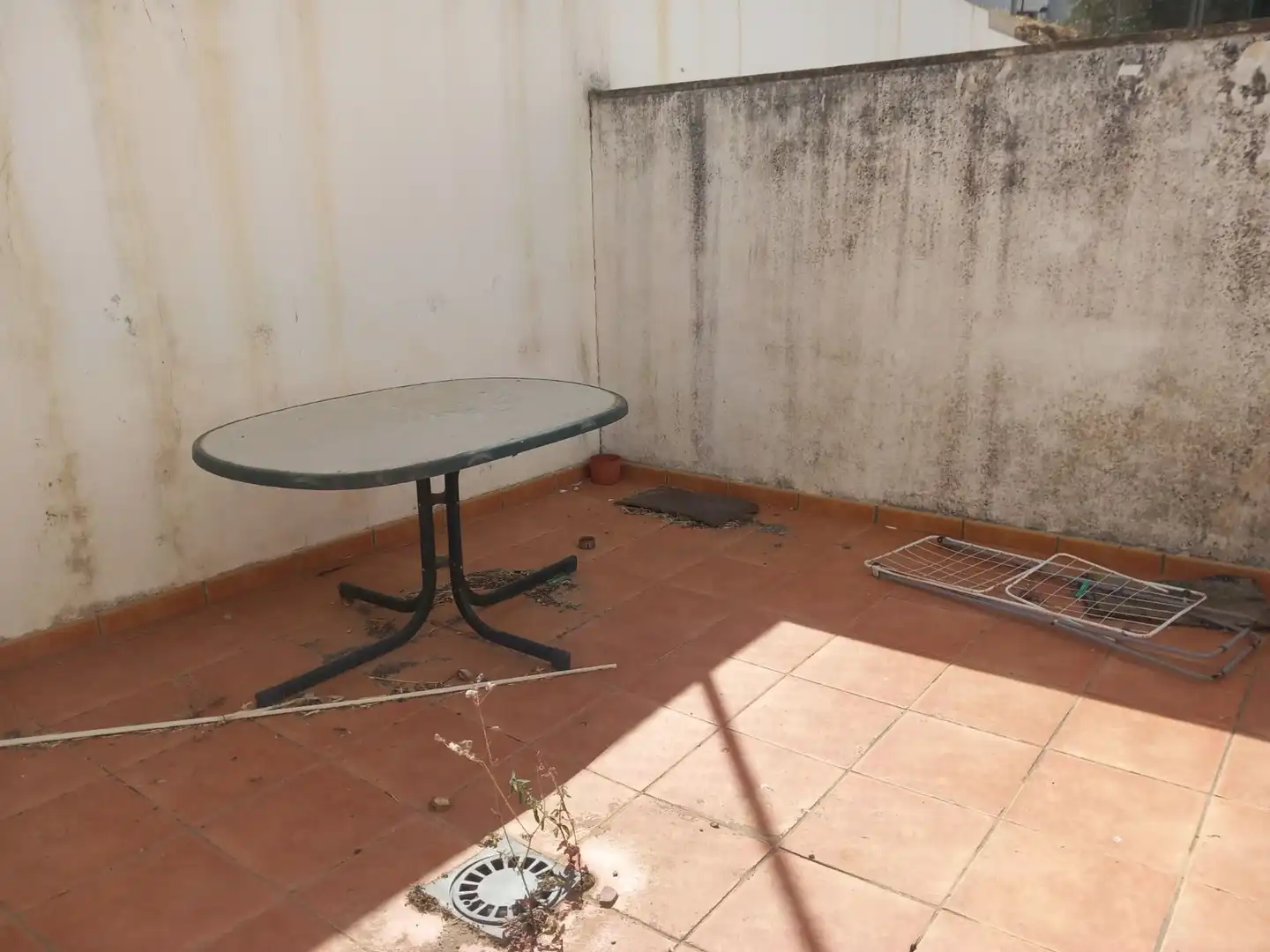 Terrasse von Einfamilien-Reihenhaus zum Verkauf in Atajate mit Heizung und Abstellraum