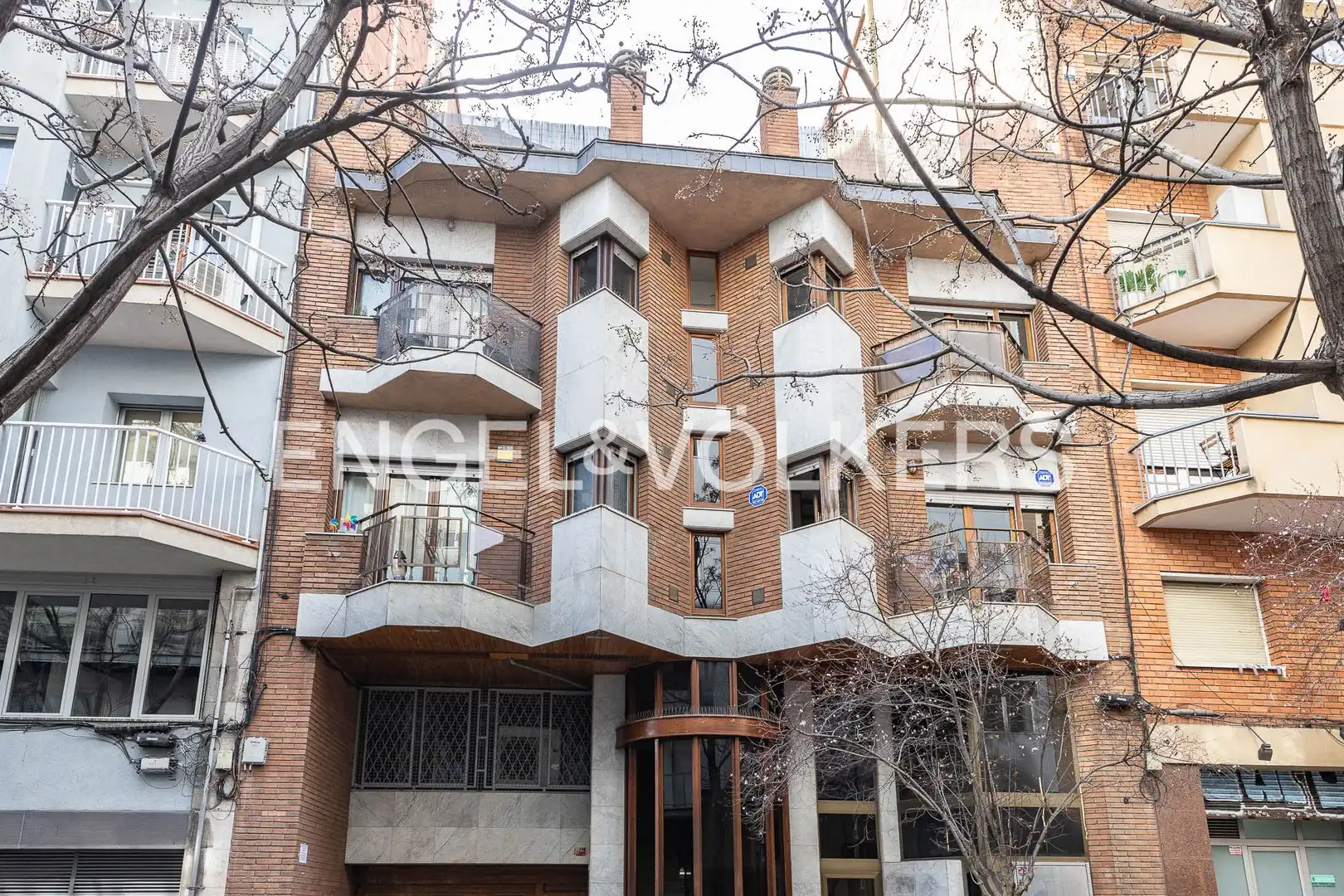 Vista exterior de Piso en venta en Barcelona con Aire acondicionado, Calefacción y Parquet
