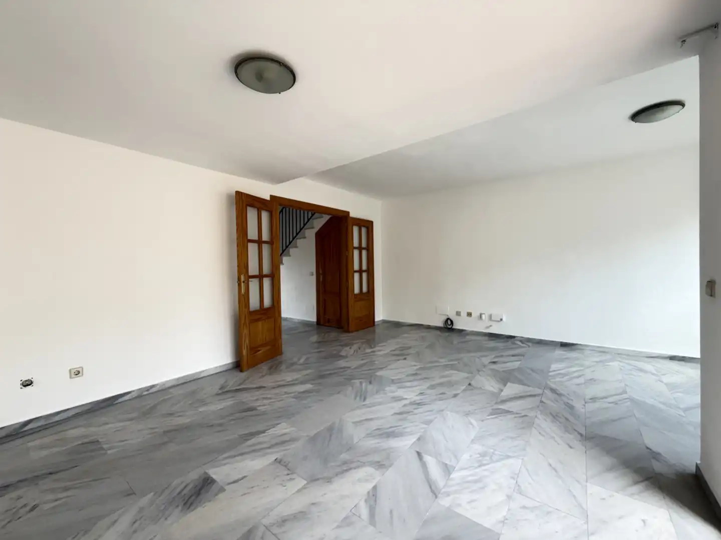 Dúplex en venta en Estepona con Terraza, Piscina y Piscina comunitaria