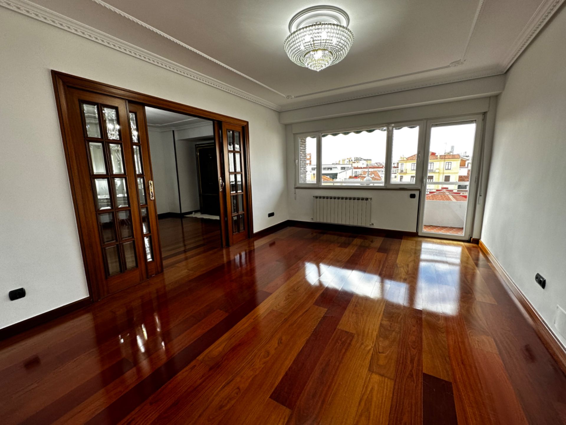 Living room of Flat for sale in Valladolid Capital  with Heating, Parquet flooring and Terrace
