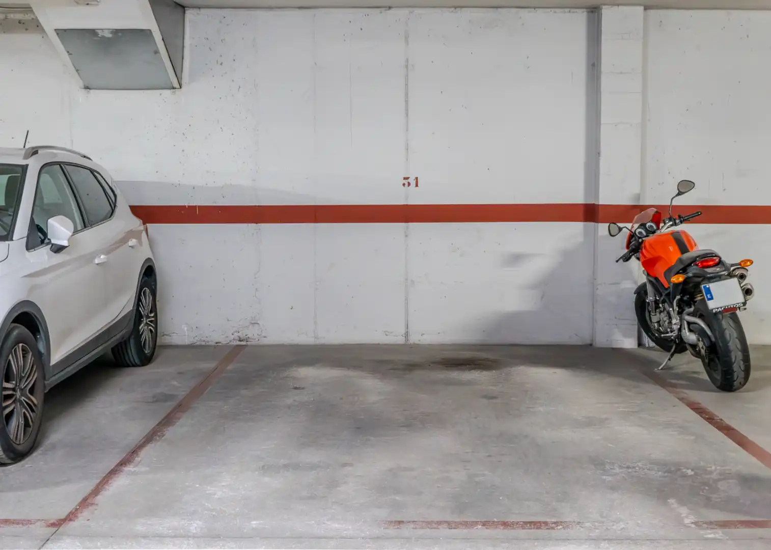 Parking de Estudio de alquiler en Murcia con Trastero y Amueblado