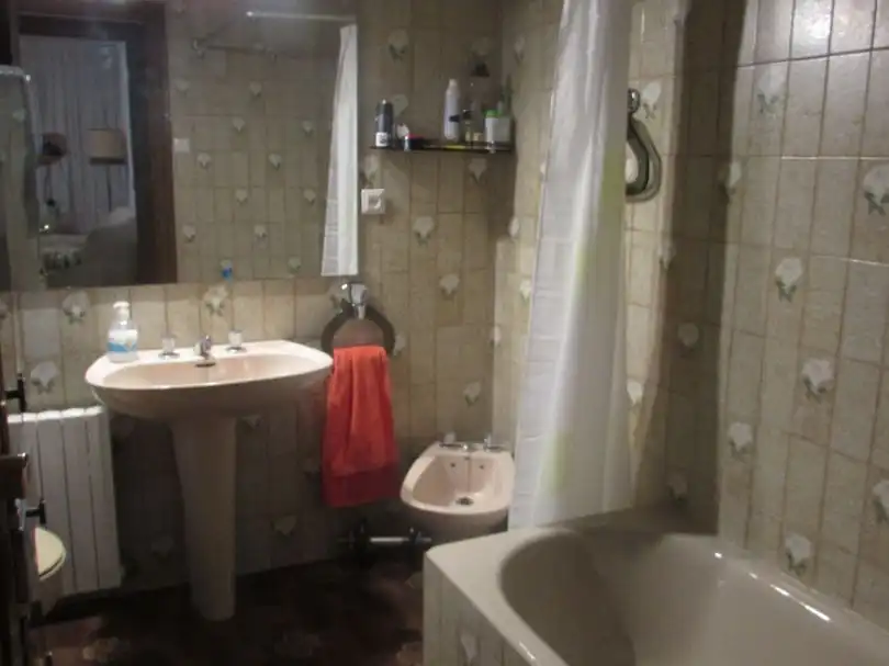 Bathroom of Flat for share in Universidad