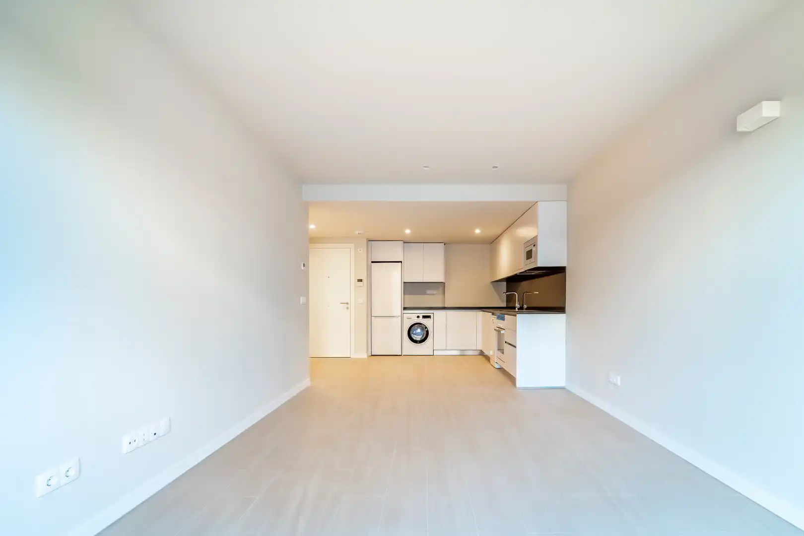 Kitchen of Flat for rent in Alcalá de Henares  with Air Conditioner, Terrace and Storage room