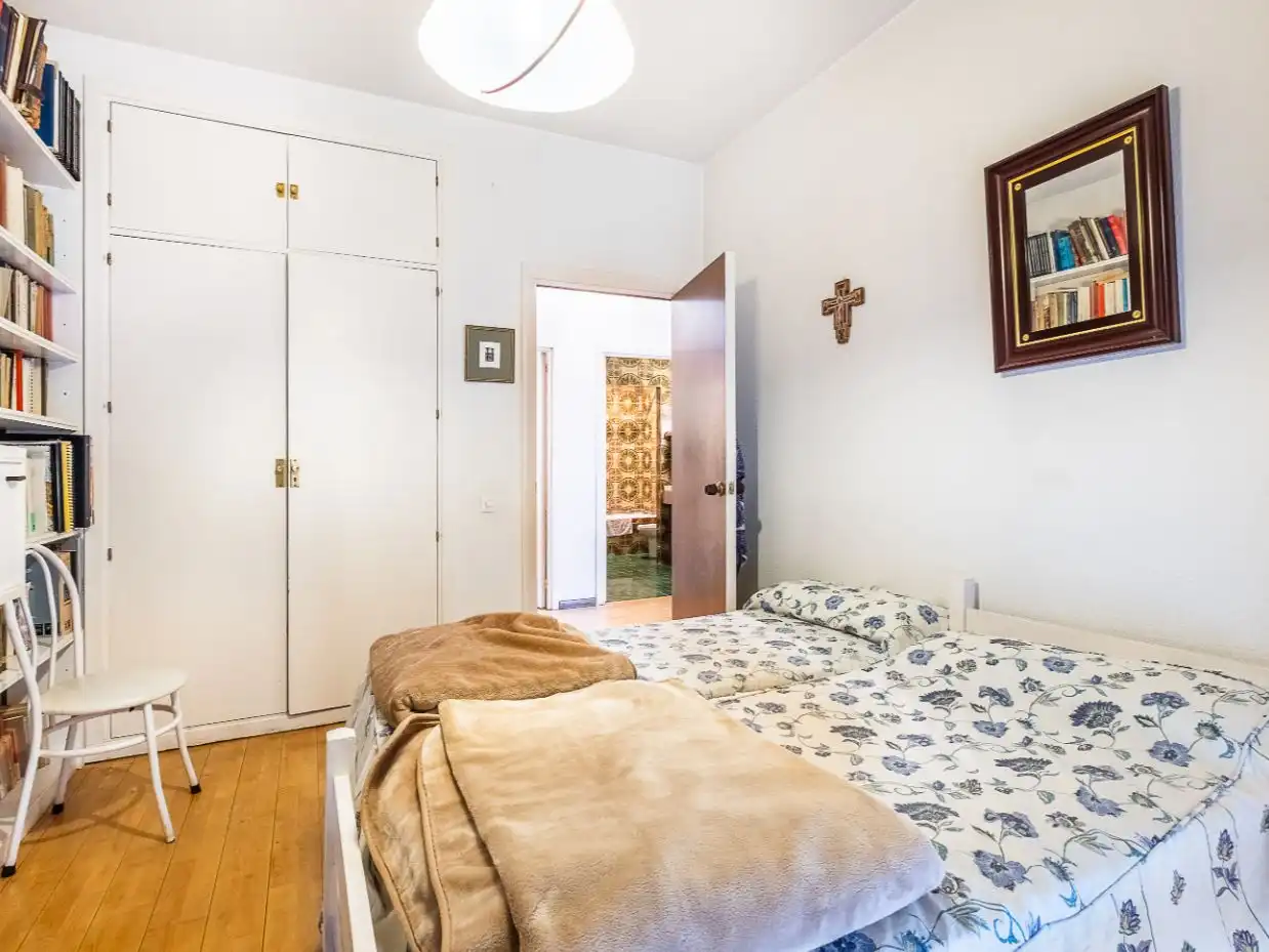 Habitación de Piso en venta en  Madrid Capital con Terraza y Balcón