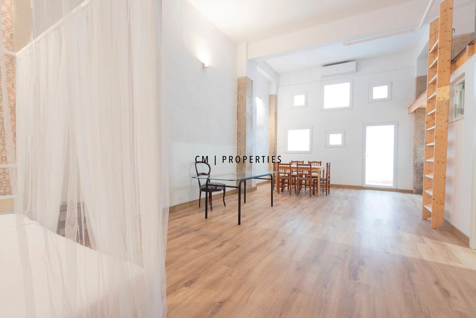 Menjador de Pis de lloguer en  Valencia Capital amb Aire condicionat, Calefacció i Terrassa