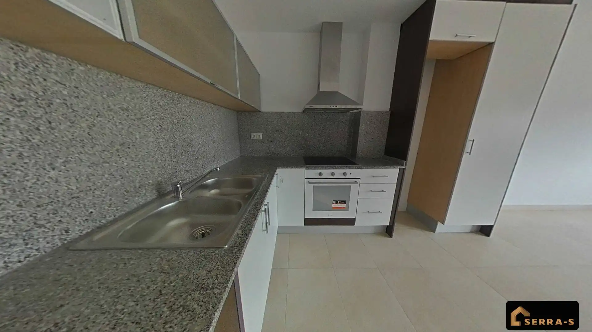 Cuina de Pis en venda en Mataró amb Aire condicionat, Terrassa i Balcó