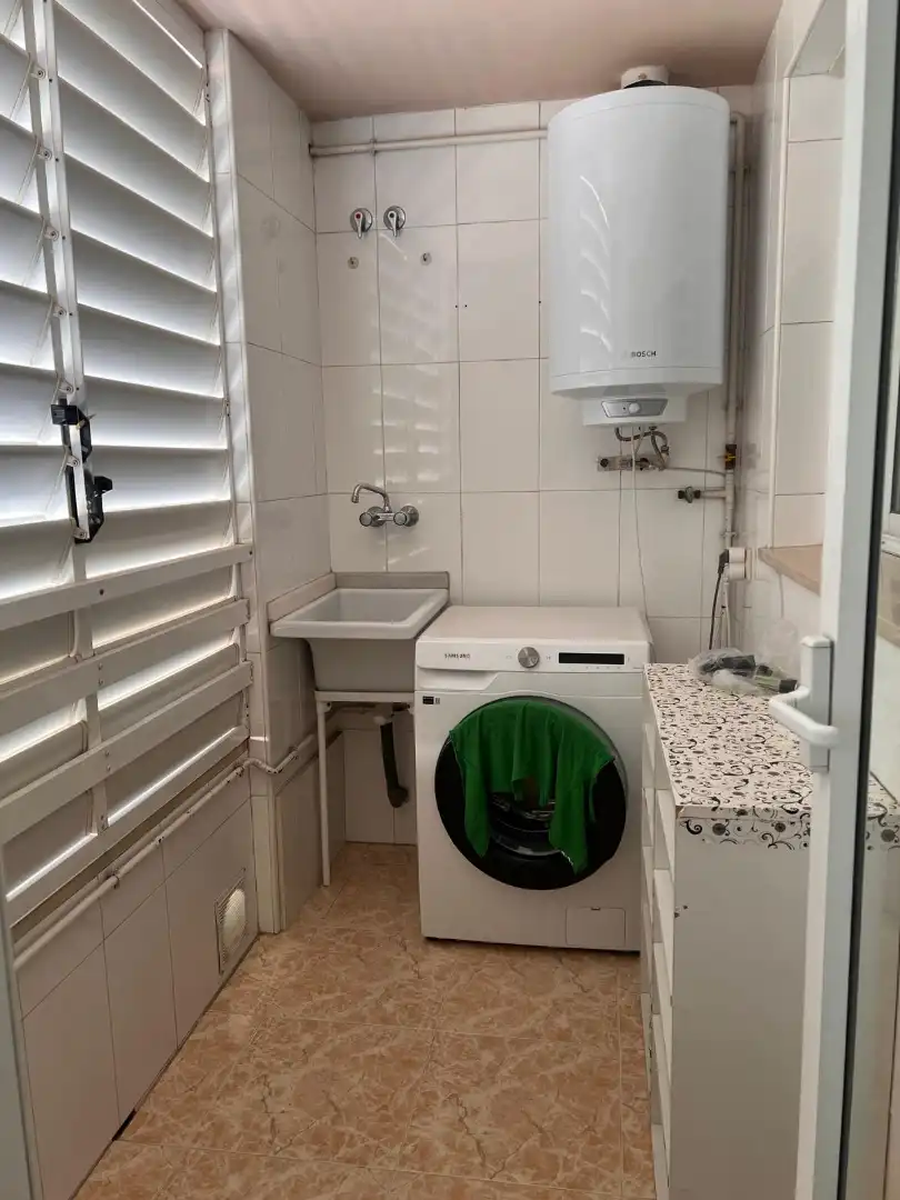 Bany de Pis de lloguer en Valencia amb Aire condicionat, Moblat i Forn